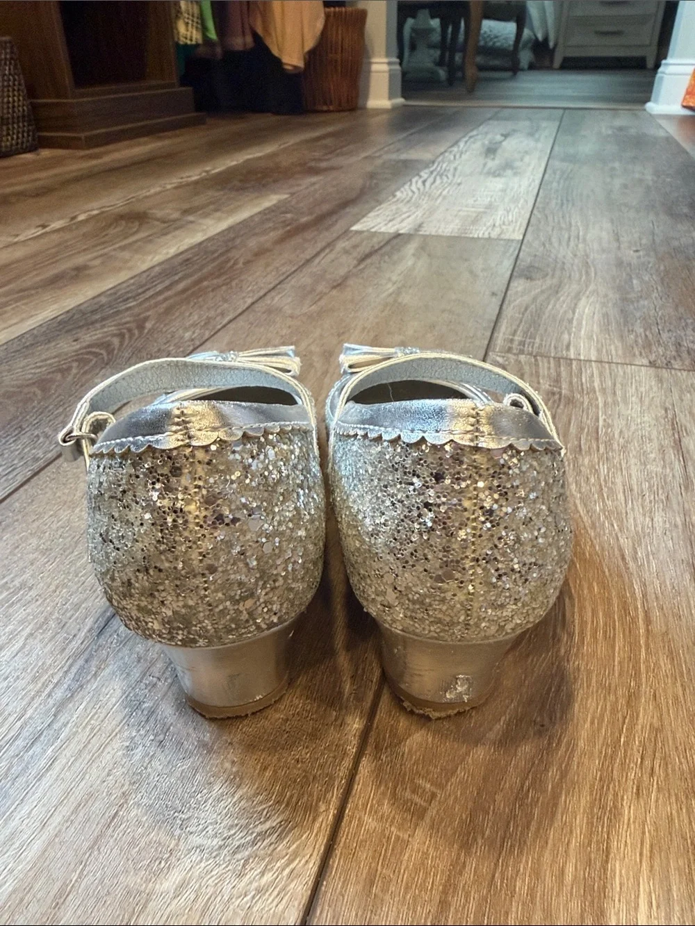 Girls Silver Glitter Mary Jane Dress Shoes with Bow Size 1